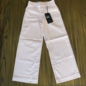 SALE! Levi’s Ribcage high rise wide cropped pants